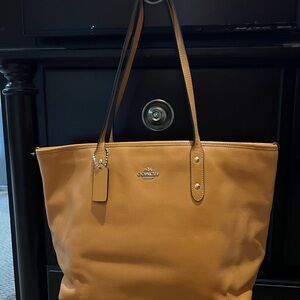 Coach orange Leather Tote Spacious Everyday Carry